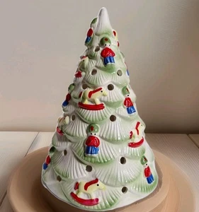 Vintage 1985 WNS 7" Ceramic Christmas Tree With Soldiers & Rocking Horses XC - Picture 1 of 7