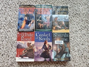 LYNN FLEWELLING Lot (6) Nightrunner Books 1 2 4 5 6 7 - Foto 1 di 4