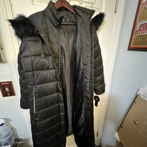 Tahari Damen-Maximantel mit Kapuze und Kunstfellbesatz schwarz Large neu mit Etikett - Bild 1 von 11