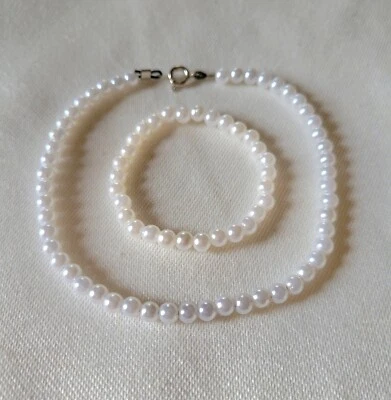 JUEGO COLLAR PERLA MUÑECA REPOLLO PARCHE se adapta a muñecas de 18"  Foto 1 de 3