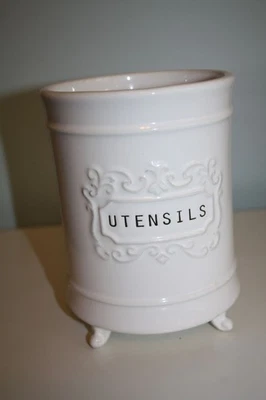 Soporte para utensilios Mud Pie Circa blanco con patas en relieve granja campo francés Foto 1 de 4