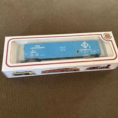 Bachmann HO Scale No.43-1010-G4 Erie Lackawanna 51' Steel Plug Door Box Car - Image 1 of 4