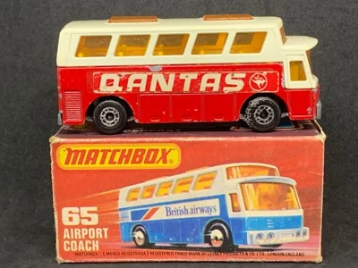Matchbox Superfast MB65-B17: Airport Coach "Qantas" in type K box - Image 1 of 4