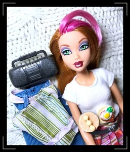 VTG My Scene Shopping Spree Mall Kenzie 12" Barbie Doll Mattel - Partial Rehair - Picture 1 of 13