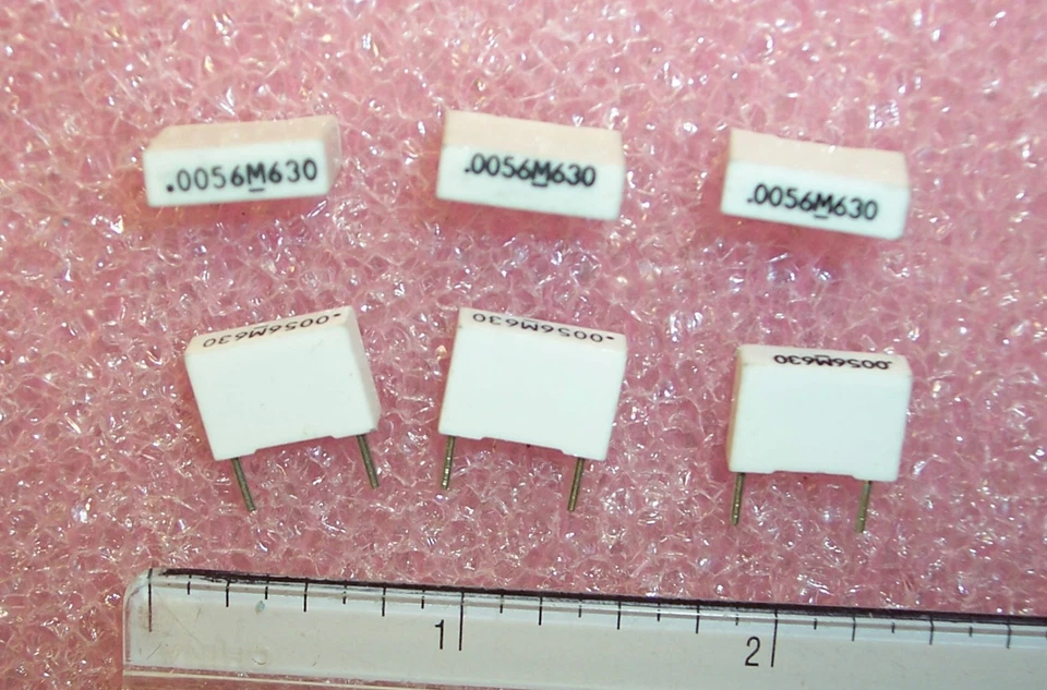 QTY (100) 5600pf 630V 20% METALLIZED POLYESTER BOX FILM 160-562M630 MALLORY - Image 1 of 1