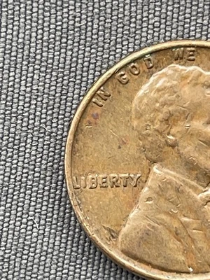 1962-D Lincoln Memorial Penny With  L On Edge   - Image 1 of 3