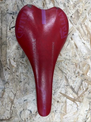 Sillín de prueba súper ligero SELLE ITALIA SLR 275 mm x 132 mm rojo 169 g Foto 1 de 4