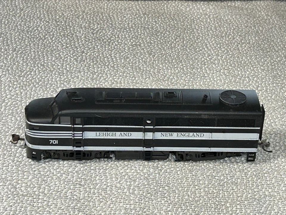 HO Frateschi FA- 1 Diesel Locomotive Lehigh And New England #701 - Image 1 of 4