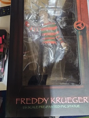 KOTOBUKIYA ARTFX FREDDY KRUEGER 1/6 ESTÁTUA DE PVC ESTÁTUA DE PESADELO NA RUA OLMO - Imagem 1 de 4