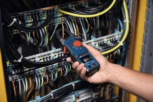 Clamp meter BOSCH 0 601 077 600 - Picture 1 of 8