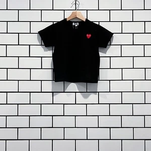 COMME DES GARCONS CDG PLAY KIDS HEART LOGO TEE BLACK AZ-T501-100-1 - Picture 1 of 2
