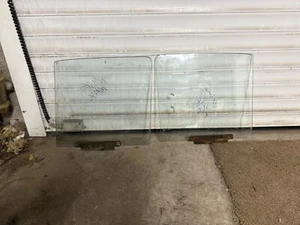 Genuine Original Hillman Minx Series 3, 1960, Pair front Door Drop Glasses - Picture 1 of 4