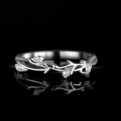 Женское обручальное кольцо с круглым лабораторным бриллиантом 0,50 карата с покрытием из белого золота 14 карат - Изображение 1 из 4