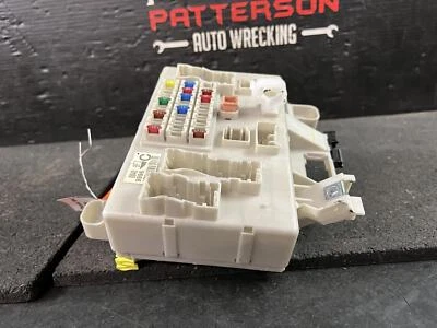 CAIXA DE JUNÇÃO RELÉ FUSÍVEL INTERIOR CABINE TOYOTA FJ CRUISER 2008 - Imagem 1 de 4