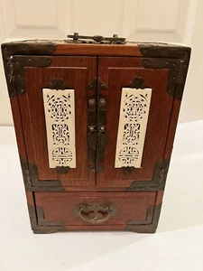 Vintage asiatische Schmuckschatulle mit Holzintarsien und Messing - Bild 1 von 11