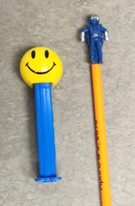 Vintage Alien Pencil Topper w/Jet Pack Blue Rubber Hong Kong 1980's Spaceman Toy - Picture 1 of 7