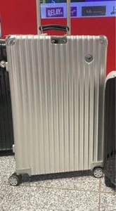 RIMOWA X LUFTHANSA 61L SILVER 4-WHEELS CARRY CASE SUITCASE TRAVEL BAG - Picture 1 of 6