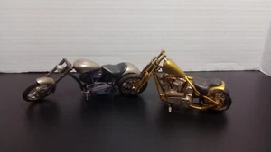 2 Jesse James West Coast Choppers Motorcycle 1:18 Muscle Machines Diecast - Picture 1 of 8