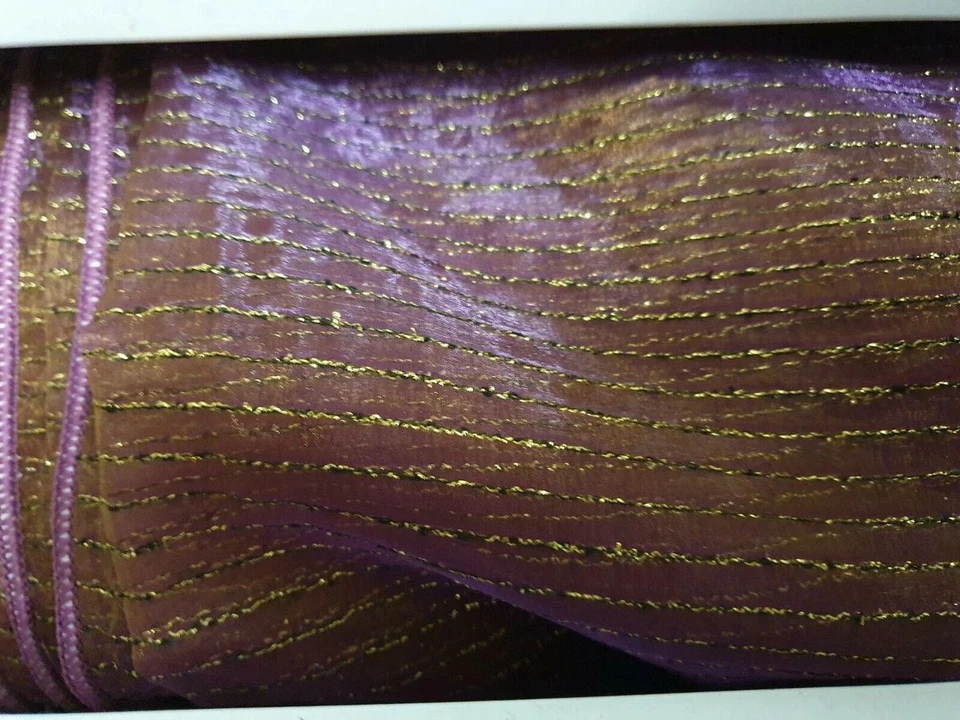 3m Luxury jacquard/ embroidered curtain net with lead weights 300 cm wide - Image 1 of 1