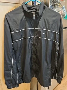 Nike 118245 Windbreaker Jacke Herren Größe Large schwarz durchgehender Reißverschluss weißes Logo - Bild 1 von 8