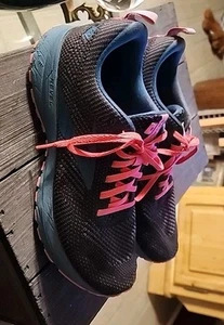 Brooks Revel 5 Women's Black/Pink Running Shoe Size 9.5 B - Picture 1 of 13