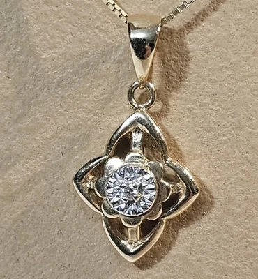 COLGANTE FLOR ORO AMARILLO 14 KP VINTAGE CON CENTRO DIAMANTE 10K MIDAS Collar  Foto 1 de 4