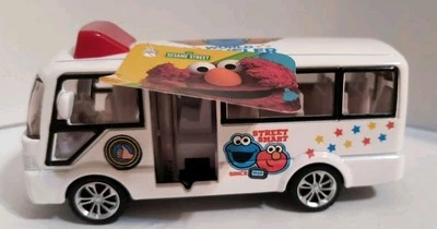 SESAME STREET RARE WHITE DIECAST TOUR BUS 5" PULL BACK DOORS OPEN NEW! FREE SHIP - Image 1 of 4