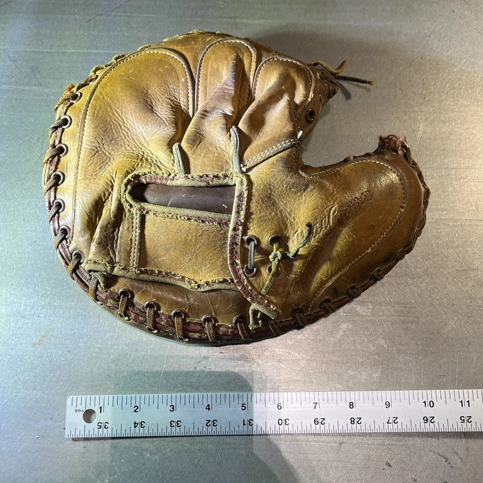 Vintage Macgregor  Baseball Glove Catchers Mitt Gordy Flex-pad RHT G182 - Image 1 of 4