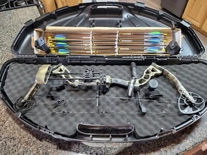 Diamond By Bowtech Outlaw Compound Bow - RH - 29.5”- 70# Max Excellent Condition - Picture 1 of 9