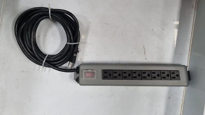 TRIPP LITE UL17CB-15 9 OUTLET POWER STRIP (R3S7.7) - Image 1 of 4
