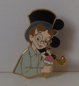 Spilla Disney DSF DSSH Spilla Trader’s Sundae Delight John Darling GWP LE500 Nuova - Foto 1 di 3