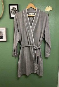 EILEEN WEST GRAY COTTON CHAMBRAY ROBE LACE TRIM LIGHT WEIGHT SOFT BREAKFAST S/M - Picture 1 of 10