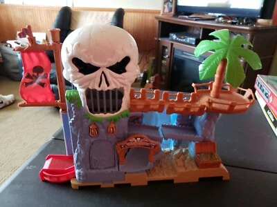 2004 Matchbox Mattel Pirate Island Adventure Buried Treasure PlaySet Light Sound - Image 1 of 4