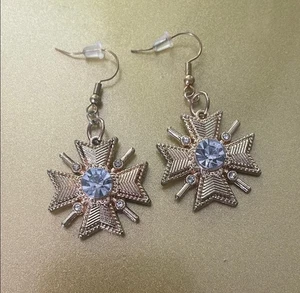 Gold Tone Starburst Earrings w/ Diamond Like Gem, Hook Backing - Picture 1 of 4