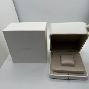 Caja Reloj Boucheron Original Caja Exterior Color Blanco - Imagen 1 de 12