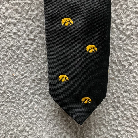 Vintage Iowa Hawkeyes Tie Adult Black Yellow Pintail Mens NCAA 90s Casual Poly Cover