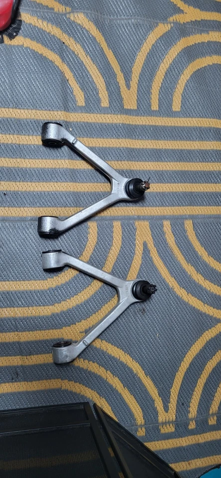 悬架控制臂和球接头组件 Mevotech 适合 86-92 丰田 Supra — 第 1/1 张图片