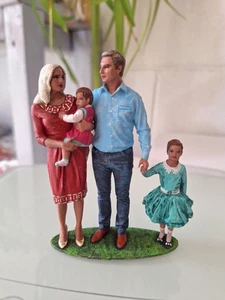 Scale Figure painted family man woman child 1:18 S124-X063 Diorama 4" American 1 - Picture 1 of 7