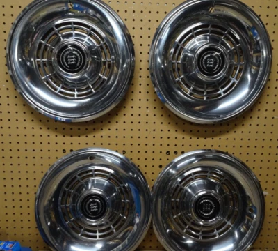 1977 1978 1979 1980 1981 1982 1983 Ford LTD 14” TAPACUBOS JUEGO DE 4 OEM Foto 1 de 4