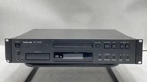 TASCAM CD-200i Professional CD Player FOR PART - Picture 1 of 9