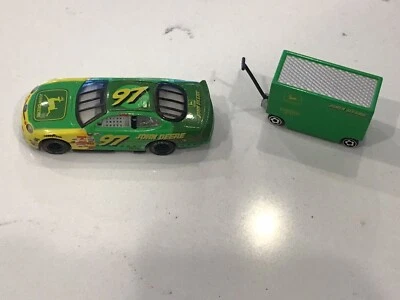 Hot Wheels Racing Pit Crew Chad Little #97 John Deere verde Foto 1 de 4