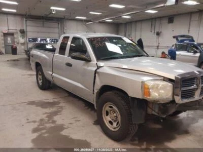 Used Right Tail Light Assembly fits: 2007 Dodge Dakota Right Grade A Foto 1 de 4