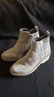 Botín White Mountain para mujer talla 7 acantilados gamuza topo cremallera lateral suela gruesa Foto 1 de 4