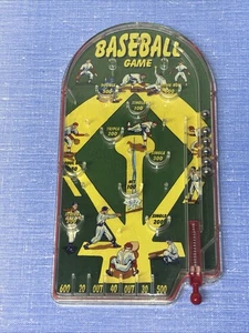 Schylling Baseball Spiel 2007 Blech Flipper Handheld Game Retro - Bild 1 von 4