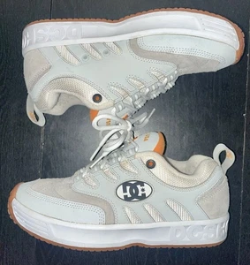 DC Shoes - Lukoda - Bianco/Arancione - Fat Skate - DONNA TAGLIA 9 / UOMO TAGLIA 8 Leggi* - Foto 1 di 21