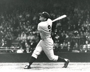 New York Yankees ROGER MARIS Glossy 8x10 Photo Baseball Print Poster - Picture 1 of 1