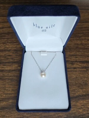 Collar de oro blanco de 14K del Nilo Azul de 18" con colgante de perlas Foto 1 de 4