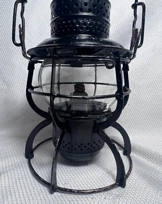 Antique Armspear 1925 B&O RR Pat Feb 2 1926  Baltimore & Ohio Rail Road Lantern - Image 1 of 4