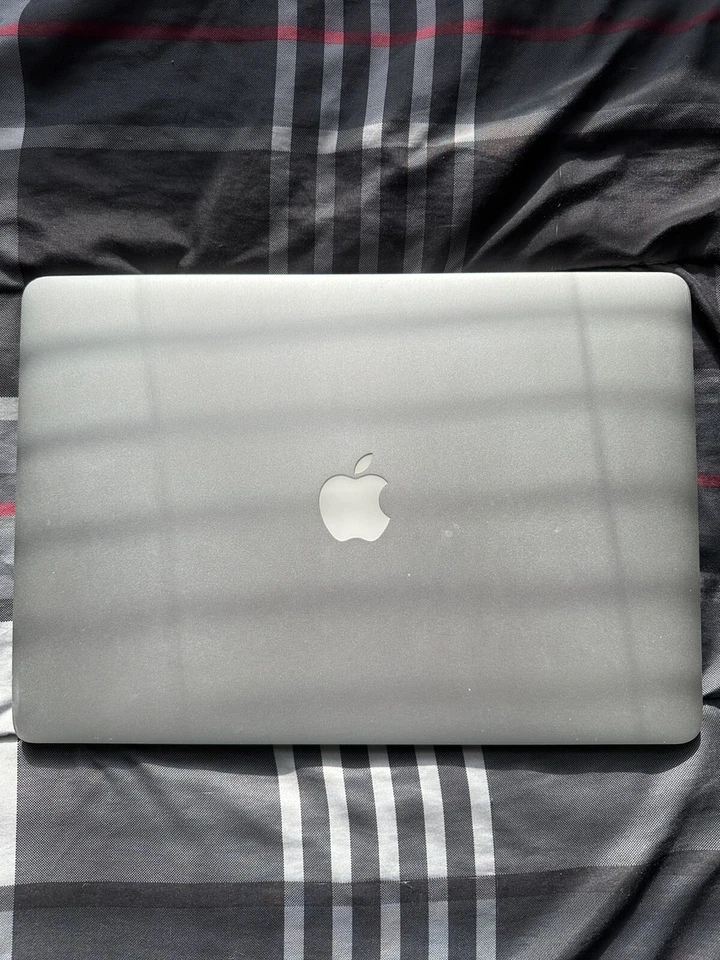 Macbook Pro 2015 15 Inch - Image 1 of 3