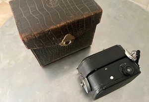 Pathe Pathe Baby Movie cine camera & MOTOR & orig. case - Classic-Camera-STORE - Picture 1 of 9